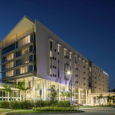 ดับเบิลทรี บาย ฮิลตัน ไมอามี โดรัล Hotel Sweetwater ภายนอก รูปภาพ