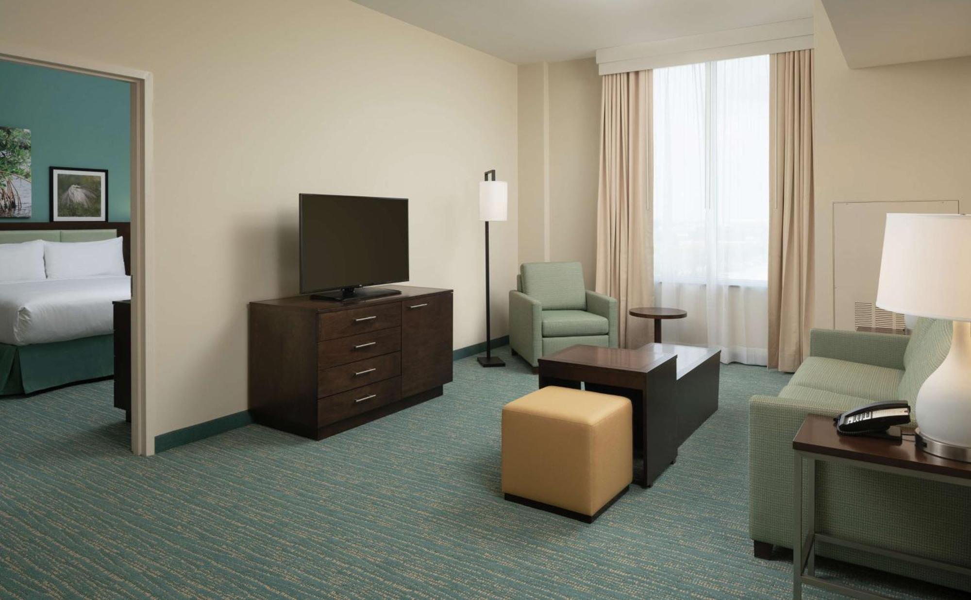 ดับเบิลทรี บาย ฮิลตัน ไมอามี โดรัล Hotel Sweetwater ภายนอก รูปภาพ