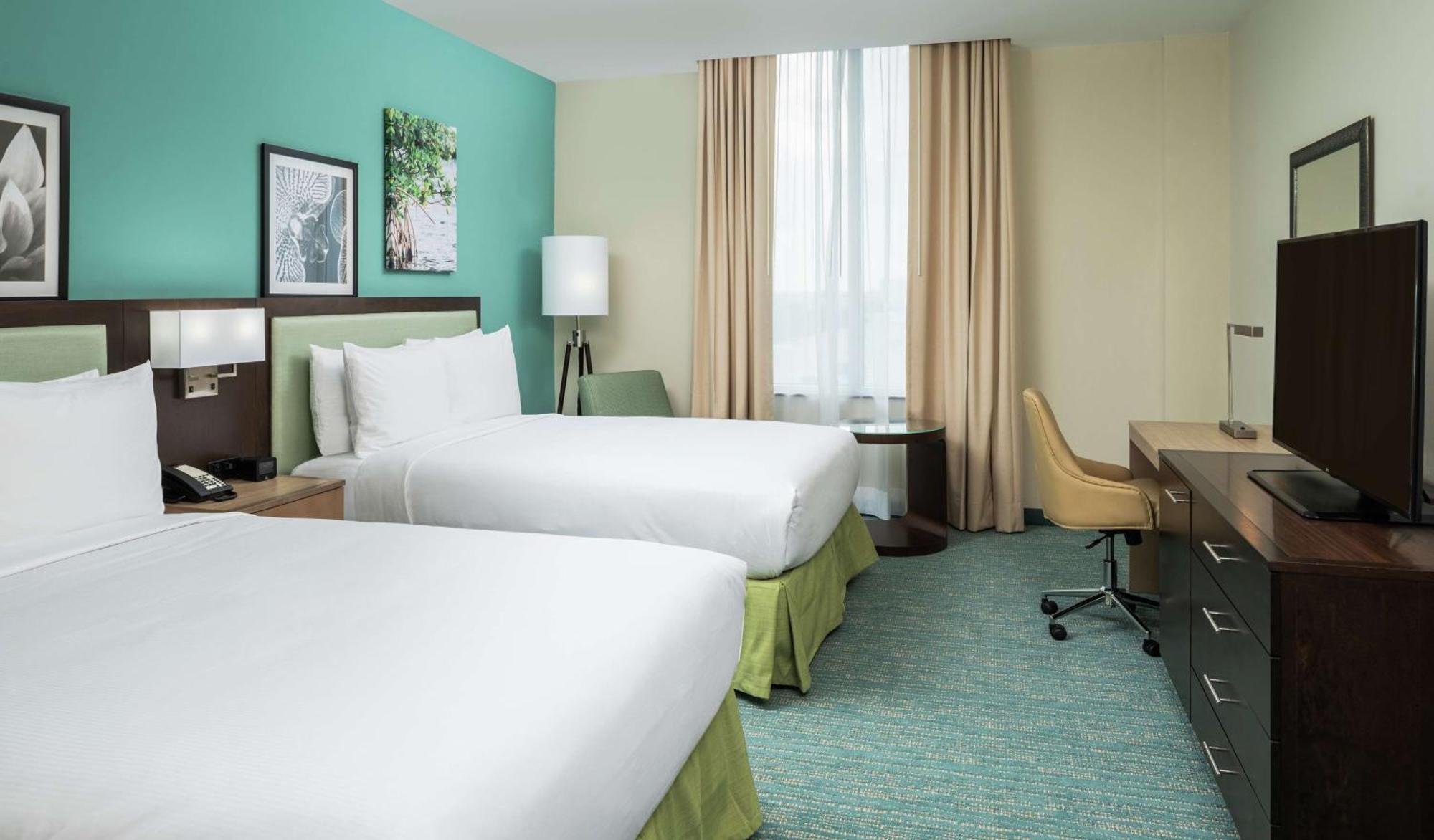 ดับเบิลทรี บาย ฮิลตัน ไมอามี โดรัล Hotel Sweetwater ภายนอก รูปภาพ
