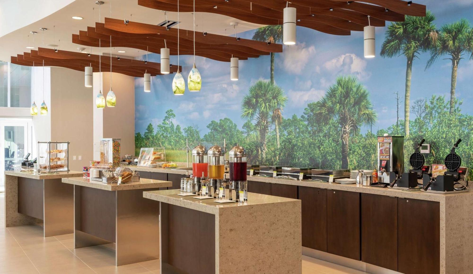 ดับเบิลทรี บาย ฮิลตัน ไมอามี โดรัล Hotel Sweetwater ภายนอก รูปภาพ