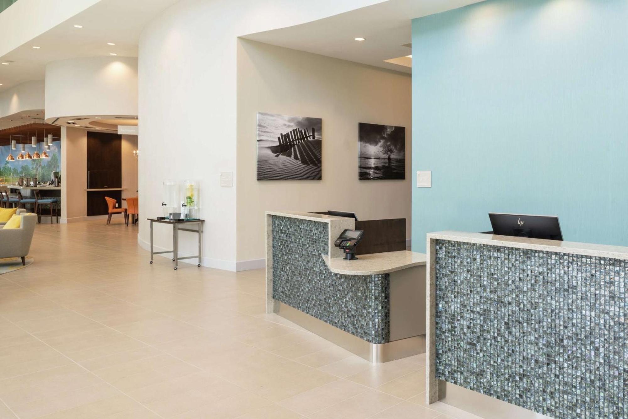 ดับเบิลทรี บาย ฮิลตัน ไมอามี โดรัล Hotel Sweetwater ภายนอก รูปภาพ