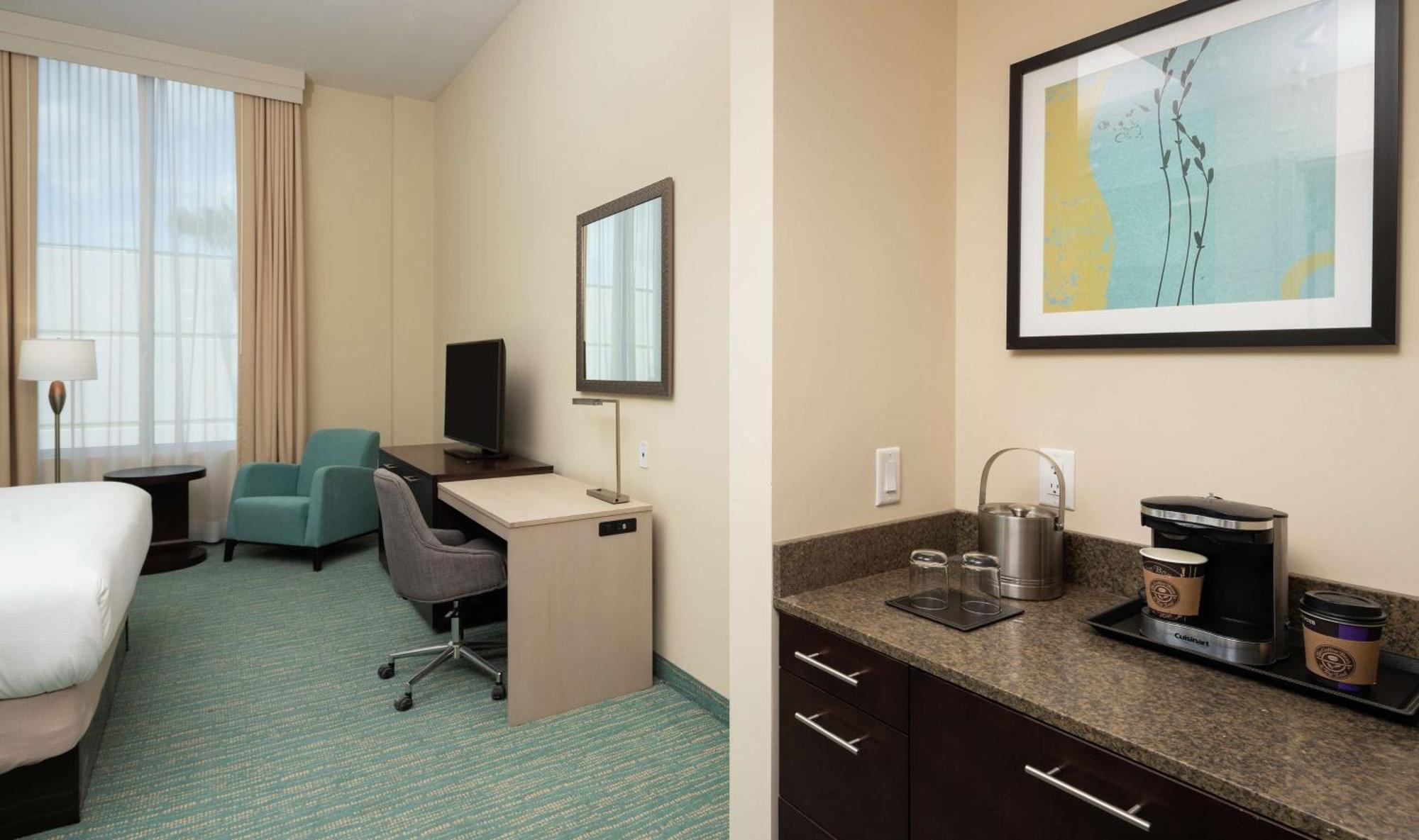 ดับเบิลทรี บาย ฮิลตัน ไมอามี โดรัล Hotel Sweetwater ภายนอก รูปภาพ